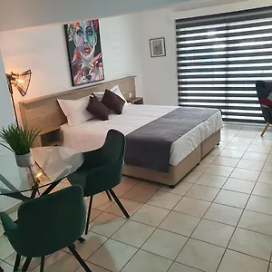Apartment Bay, Larnaka